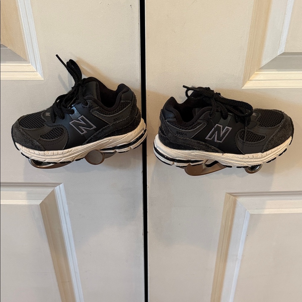 New Balance Kids Black  Sneakers NEXT DAY SHIPPING